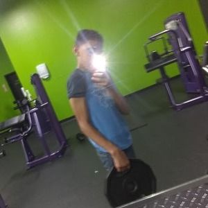 Meet your Posher, Elian